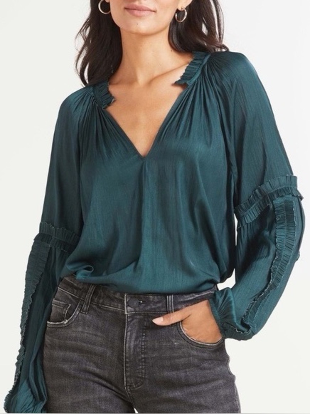EVEREVE Roan + Ryan Kylee Ruffle Blouse Top Emerald Green
